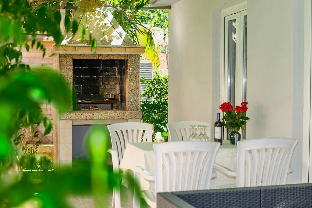 Charming House On The Beach And Deluxe Apartment Pula Luaran gambar