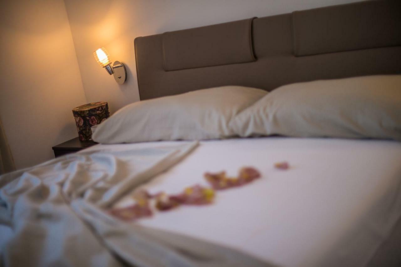 Charming House On The Beach And Deluxe Apartment Pula Luaran gambar